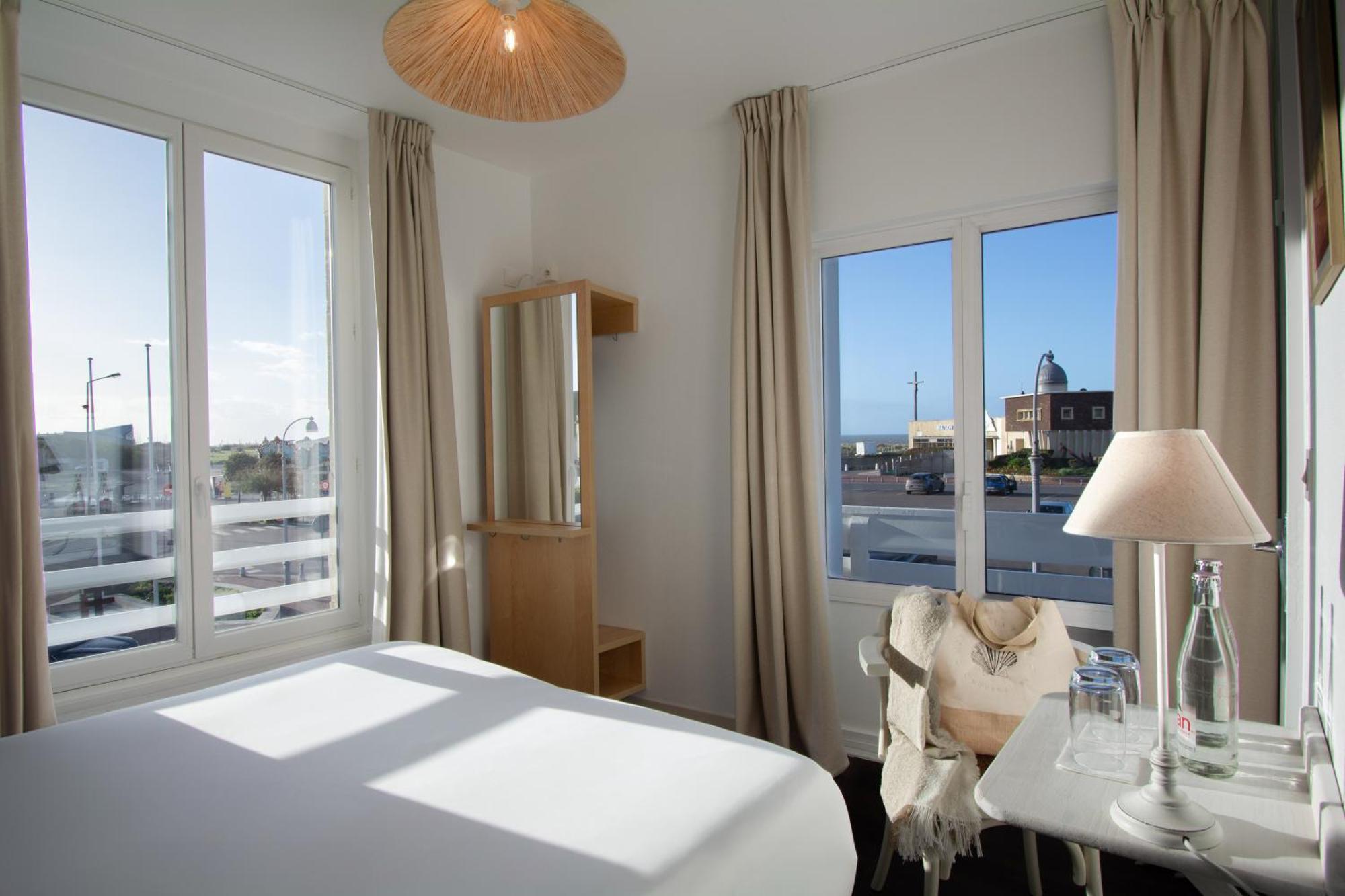 Hotel De La Plage Courseulles-sur-Mer Buitenkant foto